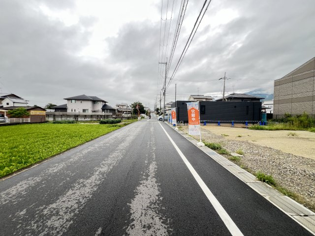 葛城市葛木3期 全2棟 の前面道路含む現地写真