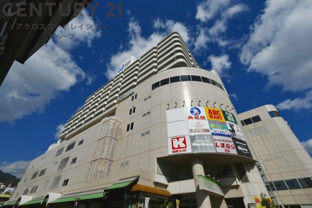 SRC造鉄骨造地下１階付１３階建て