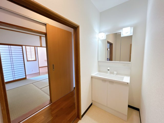 下松市昭和町１丁目　戸建ての独立洗面台|洗面化粧台は新品に交換。