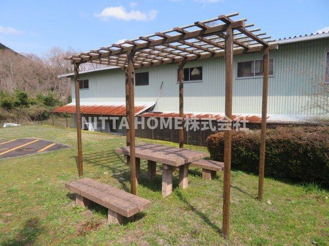 丹波市氷上町下新庄のアパートの庭|共有部になります◇