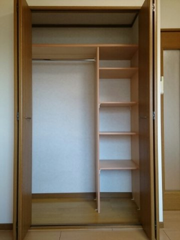 プレジデンシャル白山の収納|こまごまとしたものを収納できそうですね