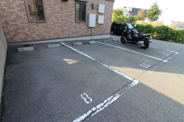 グランドソレーユの駐車場