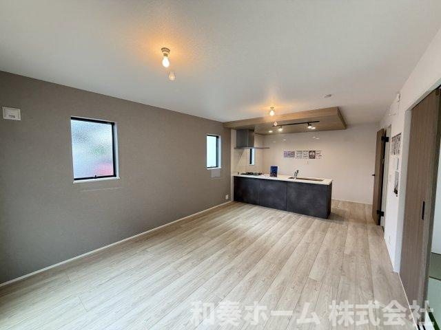 リナージュ ネクスジー 徳島市佐古七番町01期の居間・リビング