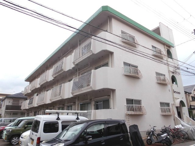 誉マンションの外観