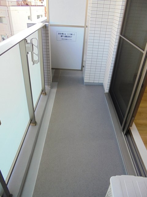 カーサルミノーサ登戸のバルコニー