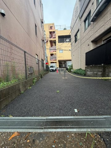 大田区山王　建築条件なし売地の前面道路含む現地写真