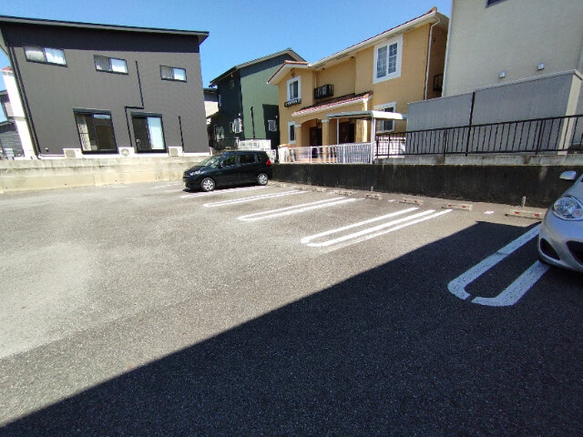 ミルトの駐車場