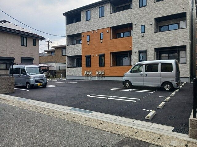 グランスイート横手南の駐車場