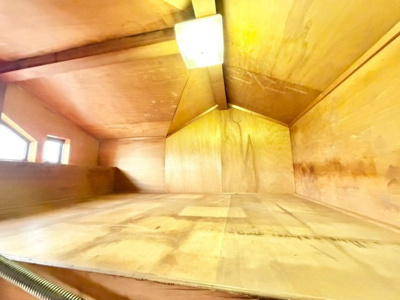 【洋室】 | 鶴山台１丁目　中古一戸建 | 【屋根裏収納】季節の荷物やかさばる荷物やお子様の思い出の品などの収納場所に困らないですね！