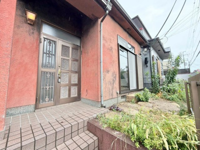 【庭】 | 鶴山台１丁目　中古一戸建 | 【閑静な住宅地でのびのび子育て】閑静な住宅地で子育て家族にピッタリ。毎日のお散歩も快適な緑に恵まれたエリアです。
