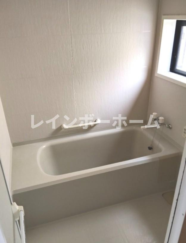 志木市幸町２丁目のアパートの浴室
