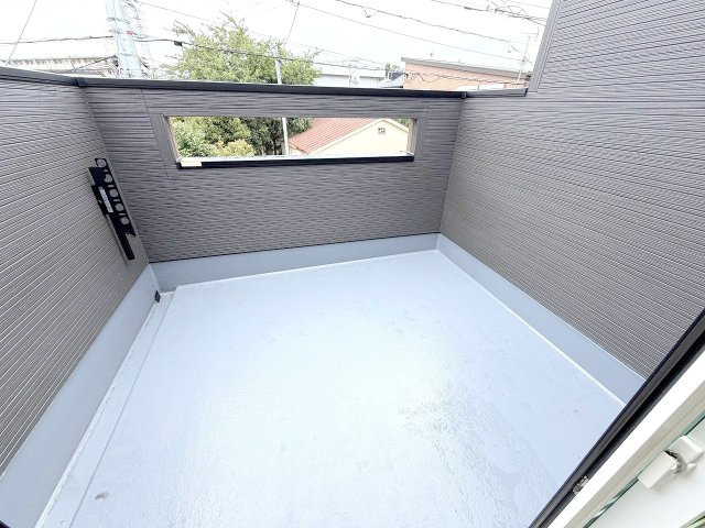福生市熊川第１期全２棟　新築戸建のバルコニー