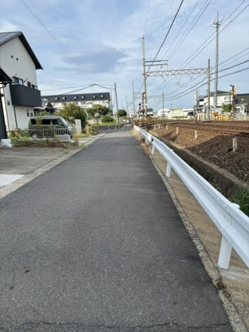 【前面道路含む現地写真】の画像
