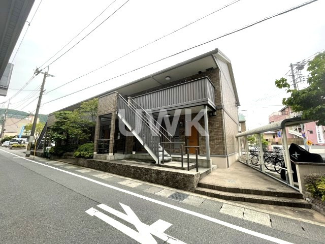 スタシオン東野アクシス　A棟の外観