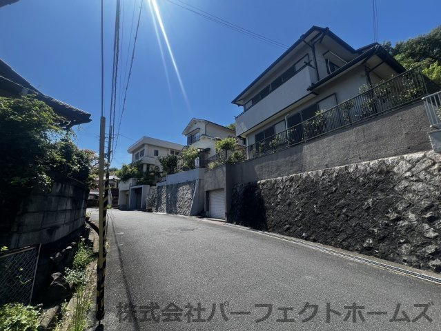 【前面道路含む現地写真】の画像