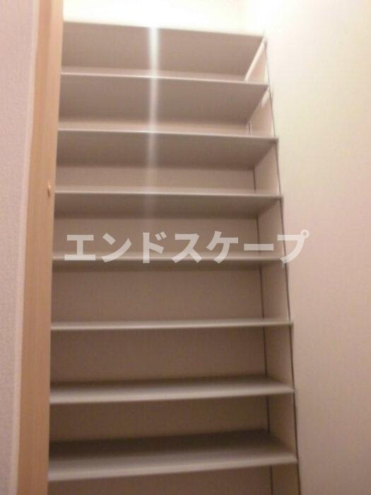 サファイアの玄関|高崎、前橋、伊勢崎エリアのお部屋探しはエンドスケープまで！お客様の理想お聞かせ下さい♪