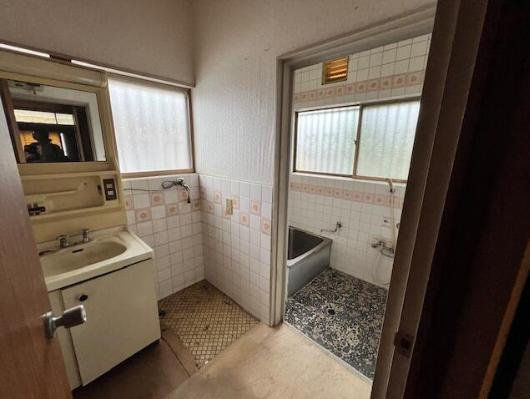 坂戸市片柳　中古の洗面所