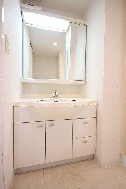 フォレスト竹の台の洗面所|※お部屋により仕様が異なる場合があります。