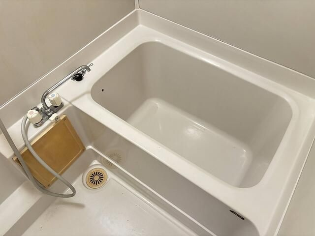 ハイツチェリーの浴室