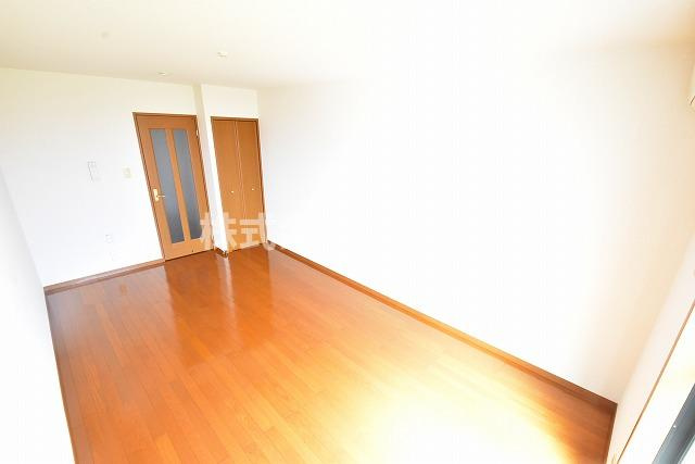 フジパレス木の本の洋室