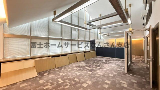 インテリジェンスビルの内装