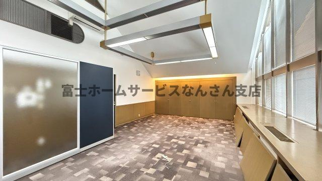 インテリジェンスビルの内装