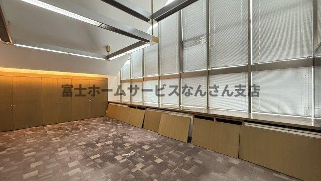 インテリジェンスビルの内装