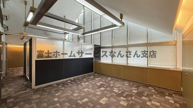 インテリジェンスビルの内装