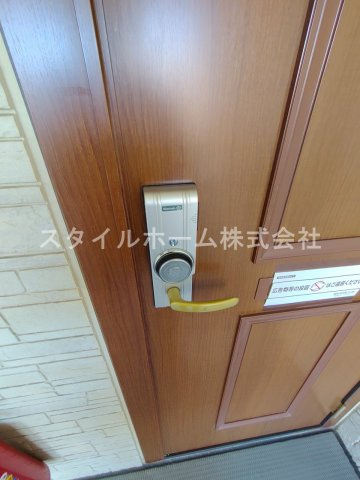 ウィルモア中浜Aの玄関|イメージ写真です。