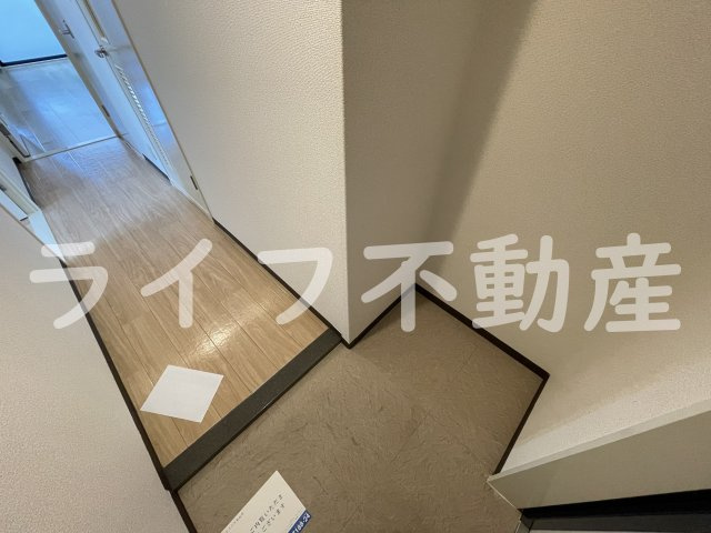 ハピネスふせの玄関