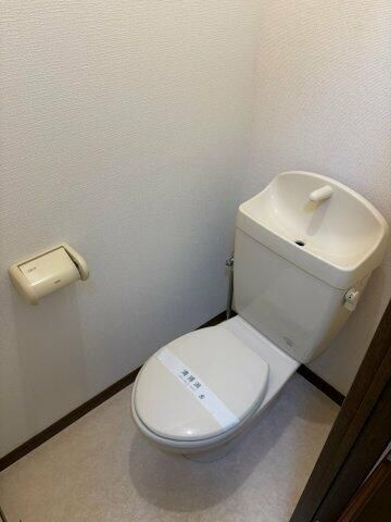 相模原市緑区元橋本町のアパートのトイレ