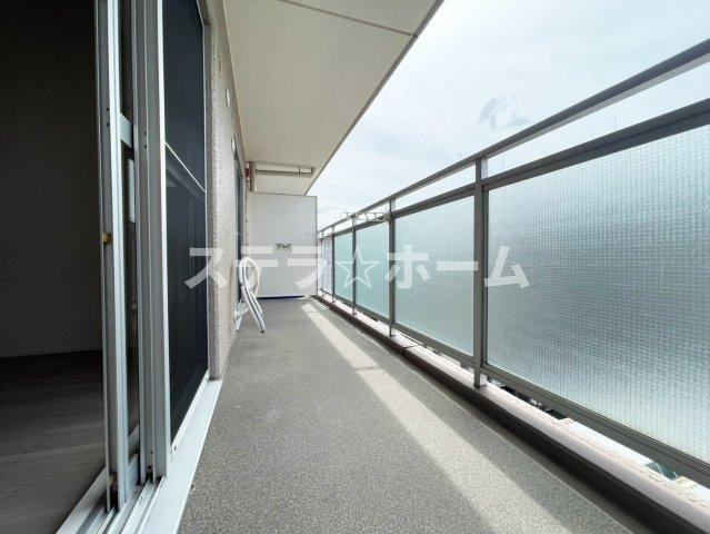 ファミールハイツ北大阪2号棟のバルコニー|お洗濯にも便利なバルコニー付き