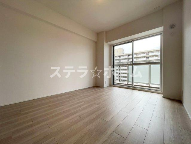 ファミールハイツ北大阪2号棟の洋室|広々とした洋室です