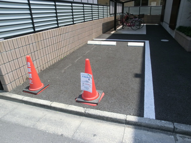 リブリ・ディアンの駐車場|敷地内駐車場。（要確認）