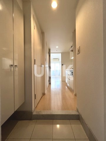 京都市下京区南不動堂町の賃貸マンションの玄関