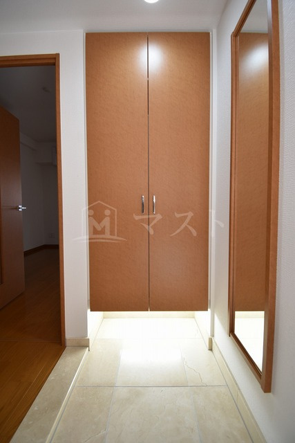 リーガル南久宝寺の玄関
