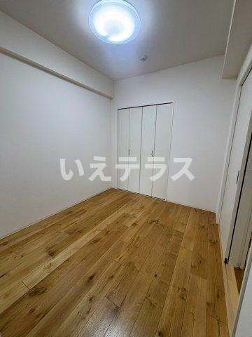 ナタリー神戸の洋室