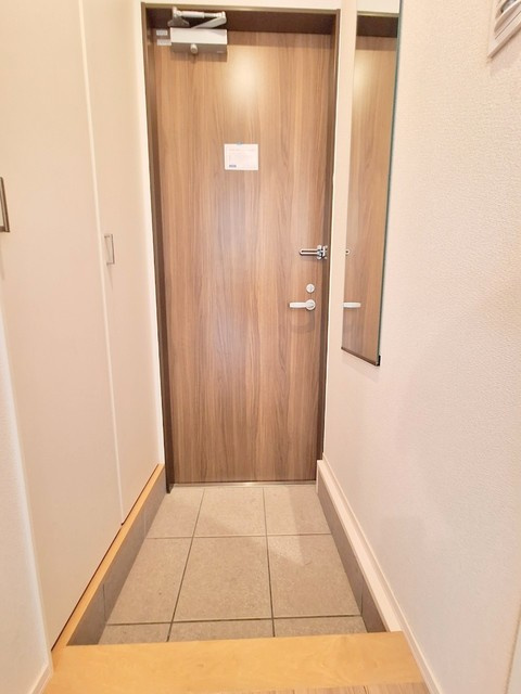 へーベルメゾン初台の玄関