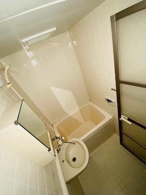 ハイリードセイフウの浴室