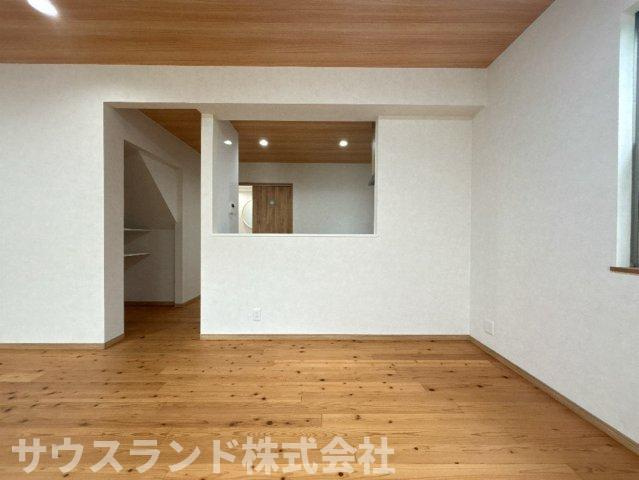 八王子市　城山手　中古戸建の居間・リビング