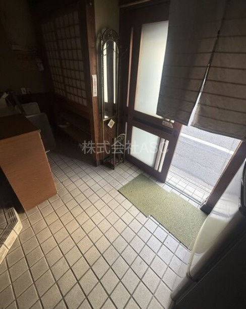 シャトー松山の玄関