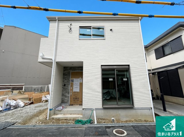 ■寝屋川市高柳　第1期　新築一戸建ての外観|周辺は落ち着いた街並みの住宅地！子育てがしやすい住環境です！まだ未完成ですが、現地でしかわからない事もございます。是非一度ご覧ください。