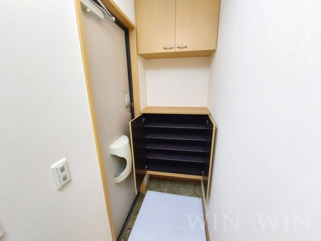 ウィルモア中浜 Aの玄関