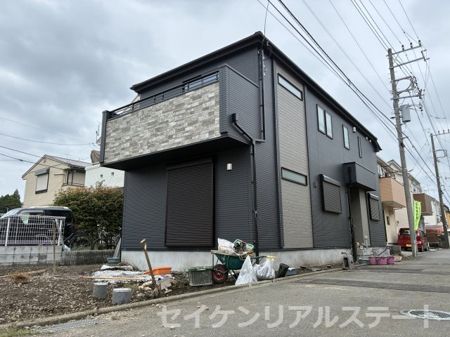 西大沼2丁目　新築戸建の前面道路含む現地写真|角地・南道路です