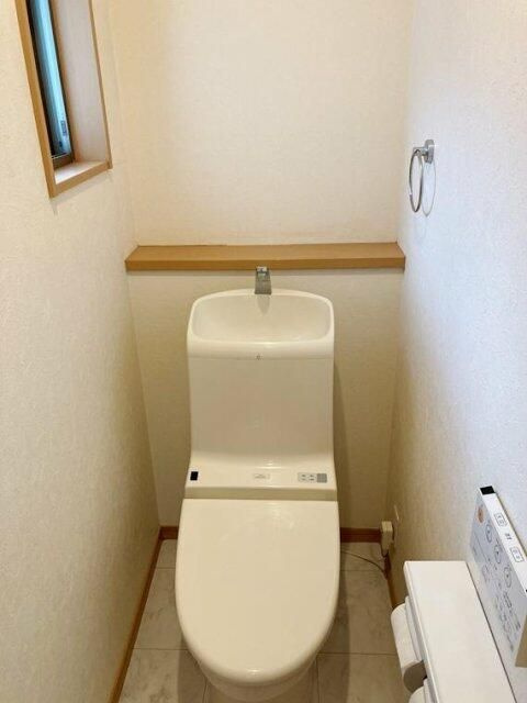 田柄戸建のトイレ