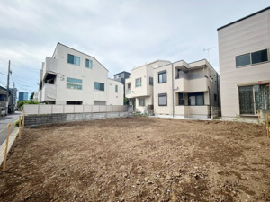 【外観】 | 南道路に面した日当たり良好な整形地！間取り変更が可能なフリープランに対応しており、開放感溢れる広いLDKや家族の理想を詰め込んだ邸宅を建築できます。