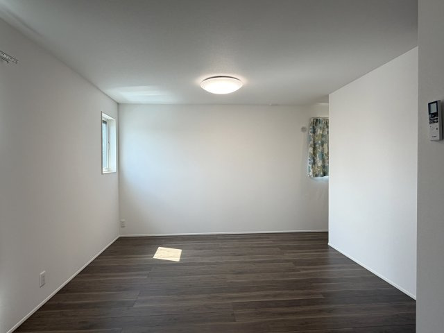 坂戸市関間　中古売戸建の洋室