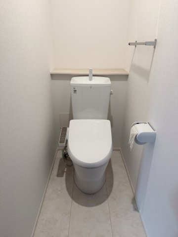 坂戸市関間　中古売戸建のトイレ
