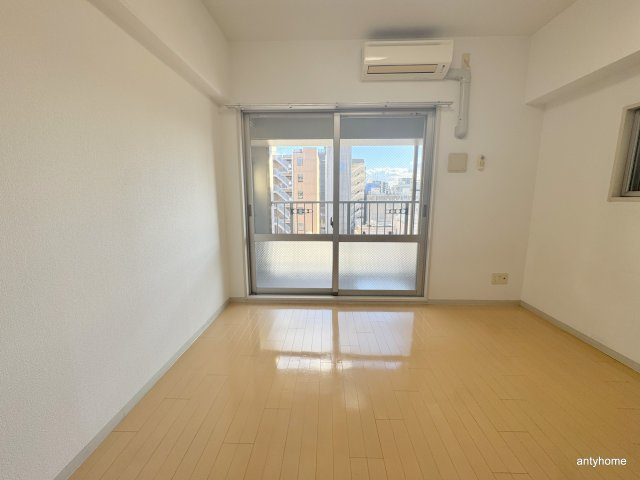 ダイドーメゾン大阪　北堀江　仲介手数料無料の居間・リビング