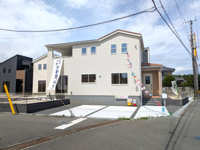 【いわき市内郷白水町／4号棟】☆キッチンパントリー☆ランドリールーム有♪のその他|同施工◆外観の写真です◆　
過ごす時間が長いからこそ家族との繋がりが感じられるお家！　にぎやかな声で日々の会話も弾む楽しい空間となります。家に帰宅するのがより一層楽しみになりますね♪